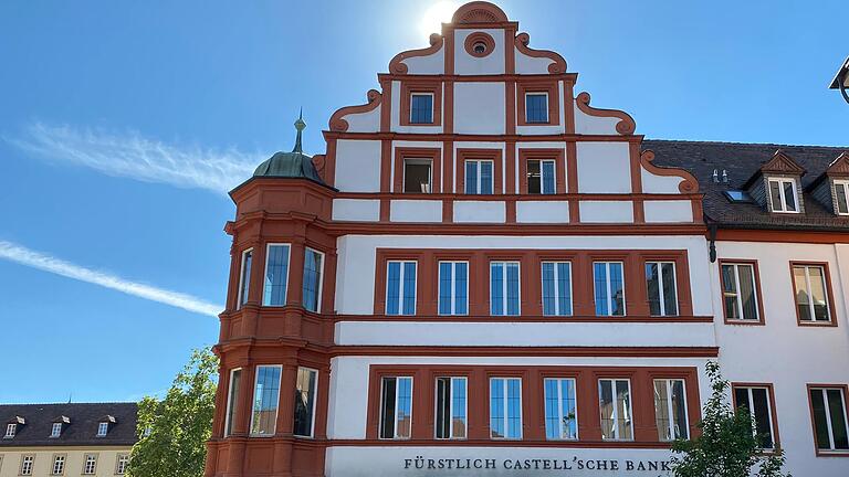 Die Zentrale der Castell-Bank am Würzburger Marktplatz. Die Zentrale der Castell-Bank am Würzburger Marktplatz.