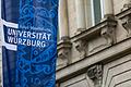 Rund 28.000 junge Menschen studieren an der Würzburger Julius-Maximilians-Universität. Neben der Lehre setzt sie auch auf Spitzenforschung, die Exzellenzstrategie von Bund und Ländern ist dafür wichtig.