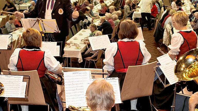 Handgemachte Musik beim Seniorennachmittag in Veitshöchheim.