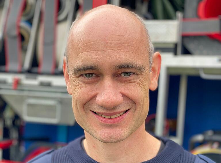 Stefan Schätzlein (43) ist Gründungsmitglieder der HVO Gruppe und fährt schon seit 25 Jahren Einsätze. In seiner Funktion als Gruppenführer organisiert er seine Gruppe zusammen mit Ralf Schick.