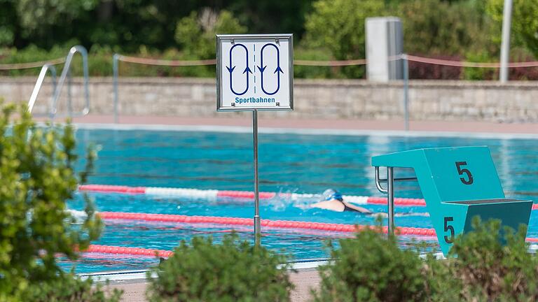 Die Freibad-Saison ist eröffnet. Derzeit gibt es allerdings Diskussionen um&nbsp; den Wegfall des Rabatts für behinderte Menschen im&nbsp; Würzburger Dallenbergbad.