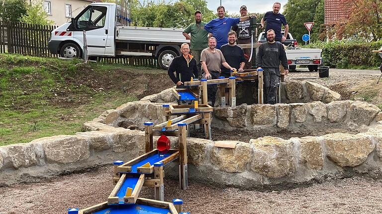 Ehrenamtliches Engagement für die Kinder: Der Wasserspielpatz in Fladungen macht Laune. Ehrenamtliches Engagement für die Kinder: Der Wasserspielpatz in Fladungen macht Laune.