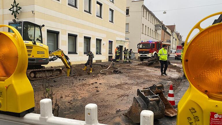 Die betroffene Stelle in der Hartmannstraße in Bad Kissingen wurde abgesperrt.