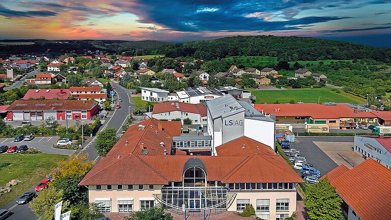 2012: Das Labor L+S in Großenbrach aus der Vogelperspektive. 2012: Das Labor L+S in Großenbrach aus der Vogelperspektive.