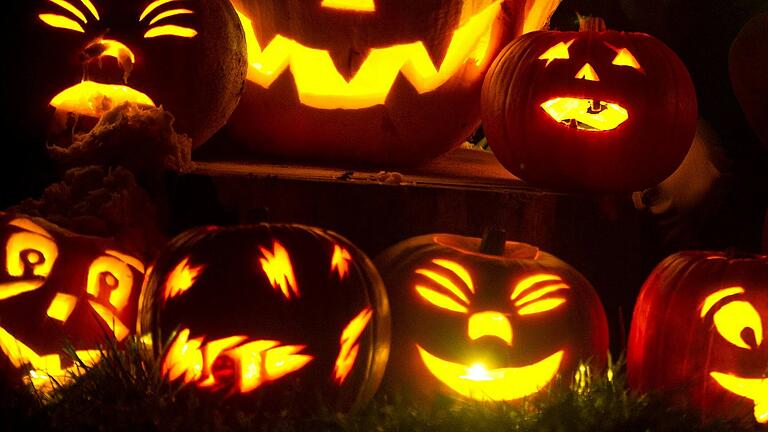 Am Abend des 31. Oktober gehen viele Gruselgestalten auf Nachtwanderung.