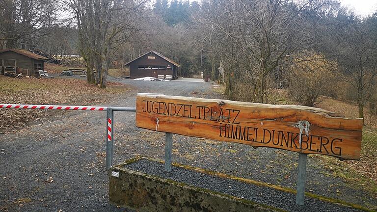 Mit dem Regionalbudget des Amtes für ländliche Entwicklung und der Kreuzbergallianz werden 26 Projekte aus dem Allianzgebiet mit einem Fördervolumen von 100 000 Euro bezuschusst. Das Bild zeigt den Jugendzeltplatz bei Oberweißenbrunn. Hier wird der Bau eines Grillpavillons unterstützt. Mit dem Regionalbudget des Amtes für ländliche Entwicklung und der Kreuzbergallianz werden 26 Projekte aus dem Allianzgebiet mit einem Fördervolumen von 100 000 Euro bezuschusst. Das Bild zeigt den Jugendzeltplatz bei Oberweißenbrunn. Hier wird der Bau eines Grillpavillons unterstützt.