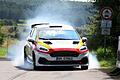 Fred und Kerstin Teuscher im Ford Fiesta R3 leisteten sich auf WP 3 einen heftigen Verbremser. Fotos: Karlheinz Franz       -  Fred und Kerstin Teuscher im Ford Fiesta R3 leisteten sich auf WP 3 einen heftigen Verbremser. Fotos: Karlheinz Franz