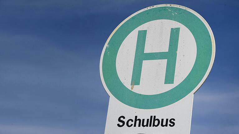 In der jüngsten Gemeinderatssitzung beklagte sich ein Ratsmitglied über zu volle Schulbusse von den Walddörfern nach Bad Neustadt. In der jüngsten Gemeinderatssitzung beklagte sich ein Ratsmitglied über zu volle Schulbusse von den Walddörfern nach Bad Neustadt.