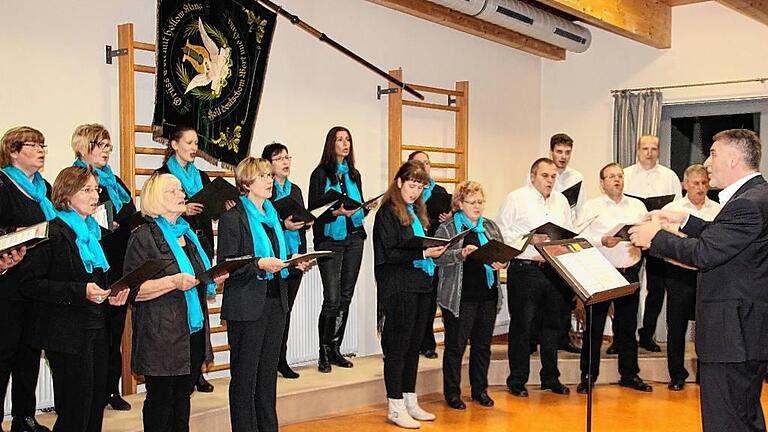 Unter Leitung von Dieter Weimann sang der Gesangverein Marienbrunn im Bürgerhaus.