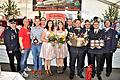 Schenkende und Beschenkte bei der Segnung des Feuerwehrhauses: (von links) Thomas Klein, ( Vorsitzender der FFW Buchberg, Michael Schubert (Kassier FFW Schwebheim), Leon Krogull ( Vorsitzender des Heimatvereins Rech), Martin Maiß (Vorsitzender der FFW Schwebheim), Christine Friedrich (Weinkönigin von Rech), Katja Hermann (Weinprinzessin von Rech), Christian Pretscher (stellvertretender Kommandant der FFW Unterspiesheim), Kreisbrandinspektor Alexander Bönig (2. Vorsitzender der FFW Unterspiesheim), Michael Kirchner ( Kommandant der FFW Unterspiesheim), Julian Kiesel (Vorsitzender der FFW Unterspiesheim), Thomas Hain (Abteilungskommandant Feuerwehr Waldperlach der Feuerwehr München).