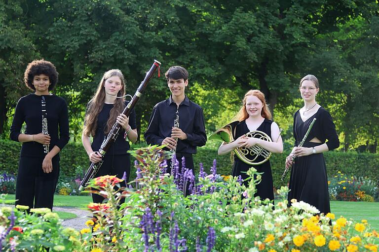 Klosterkirche, Kreuzgang, Josephsaal: Das Wandelkonzert des Kammermusikkurses des Vereins Jeunesses Musicales Deutschland findet an drei verschiedenen Orten im Kloster Bronnbach statt.