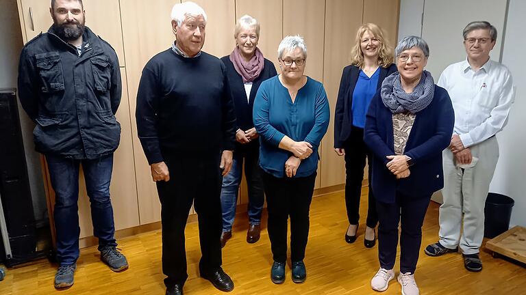 Auf dem Foto zu sehen von links Sandra Wohlfart Michael Krumm, Rolf Hirschlein, Johanna Förster, Martina Gräf, Andrea Stühler-Holzheimer, Annette Dorn.