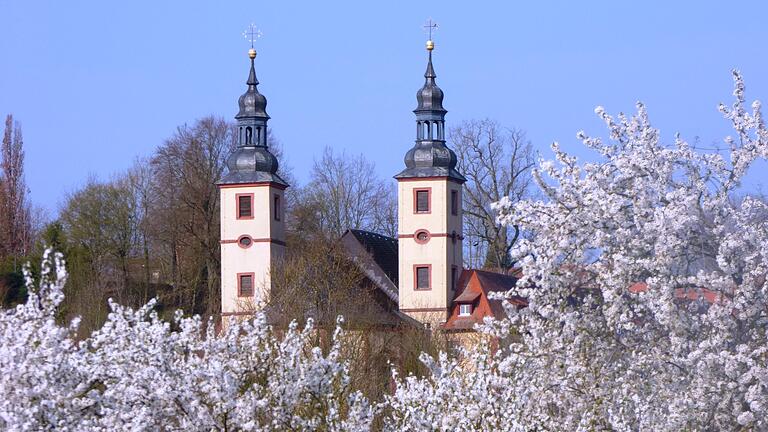 Kloster Triefenstein – das blühende Wahrzeichen. Kloster Triefenstein – das blühende Wahrzeichen.