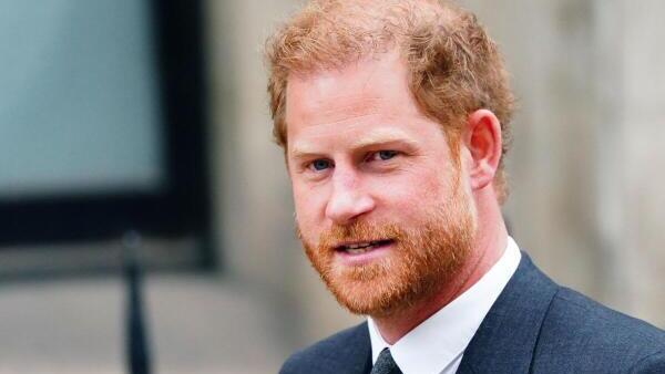 Prinz Harry       -  Bei einem Prozess in London gab es kurzzeitig Sorge um Prinz Harrys Sicherheit.