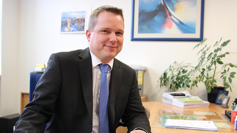 Beim Rhön-Saale Gründer- und Innovationszentrum in Bad Kissingen werden Gründer aus den Landkreisen Bad Kissingen und Rhön-Grabfeld beraten. Dr. Matthias Wagner ist der Geschäftsführer.