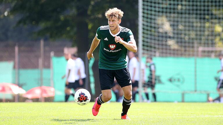 David Grözinger hat seinen Vertrag beim FC Schweinfurt 05 verlängert.