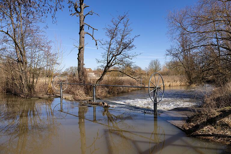 Der Aischgrund besticht durch eine überaus reizvolle Flusslandschaft mit einem weit verzweigten Gewässernetz und vielen Quellen und kleineren Bachläufen.