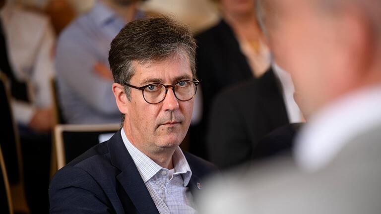 Christian Schuchardt, Oberbürgermeister der Stadt Würzburg, hat sich im Wurststreit auf die Seite der Fleischforderer gestellt. Christian Schuchardt, Oberbürgermeister der Stadt Würzburg, hat sich im Wurststreit auf die Seite der Fleischforderer gestellt.