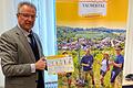 Jochen Müssig, Geschäftsführer Tourismusverband 'Liebliches Taubertal', lädt zur virtuellen Weinprobe mit Weinen aus dem mittleren und südlichen Taubertal.