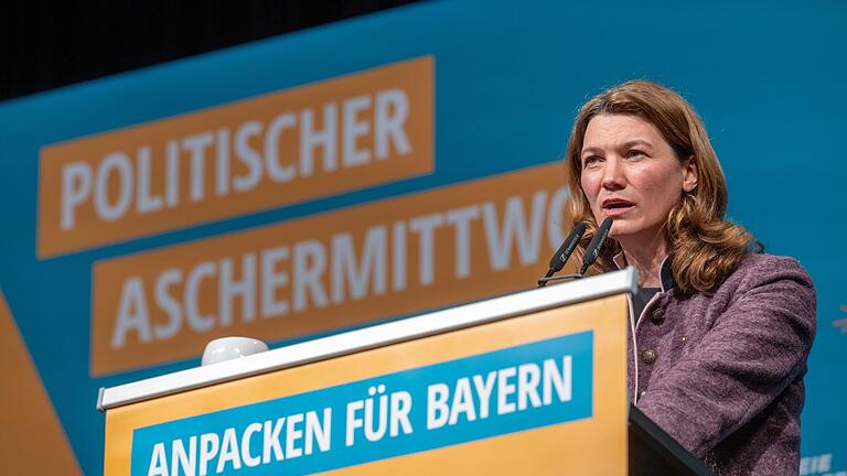 Tanja Schweiger - Freie-Wähler-Landrätin Tanja Schweiger fordert vom Bund weit mehr als frisches Geld - ohne grundlegende Reformen sieht sie kein Ende der kommunalen Probleme. (Archivbild) Tanja Schweiger - Freie-Wähler-Landrätin Tanja Schweiger fordert vom Bund weit mehr als frisches Geld - ohne grundlegende Reformen sieht sie kein Ende der kommunalen Probleme. (Archivbild)