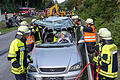 Zur schonenden Rettung einer eingeklemmten Person trennte die Feuerwehr Rechtenbach das Dach des Autos ab.