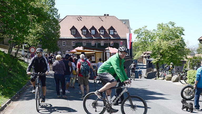 Anand Anders       -  Vatertag am Kreuzberg: Veröffentlichung zugestimmt.