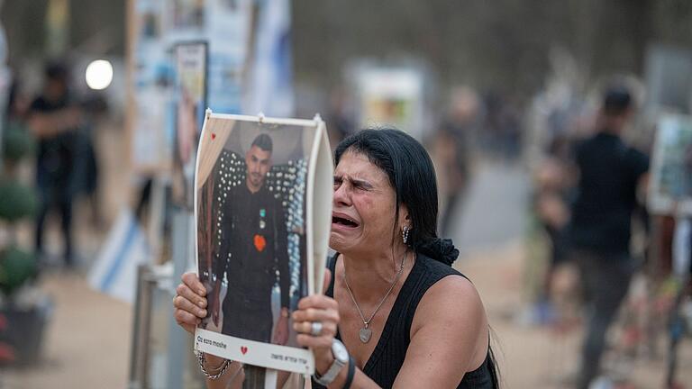 UN-Bericht Menschenrechtsverletzungen in Nahost       -  Terroristen verschleppten am 7. Oktober 250 Geiseln aus Israel in den Gazastreifen (Archivbild)