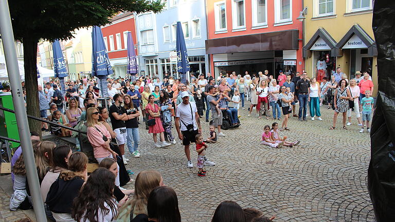 Stadtfest 2024: Eröffnungsabend in Bad Brückenau       -  Stadtfest 2024: Eröffnungsabend in Bad Brückenau