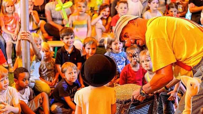 Ringparkfest - Ein umfangreiches Kinderprogramm lockten vor allem Familien und Kinder auf das alljährlich stattfindende Ringparkfest. Ringparkfest - Ein umfangreiches Kinderprogramm lockten vor allem Familien und Kinder auf das alljährlich stattfindende Ringparkfest.