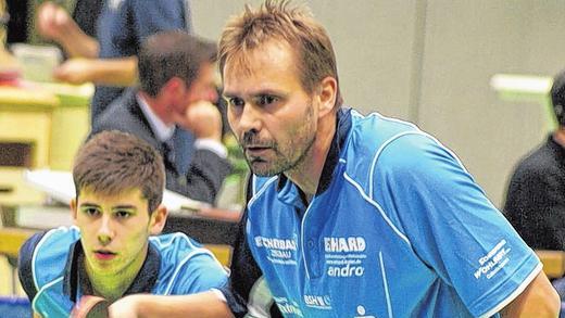 Zwei Internationale für den TSV: Der ehemalige tschechische Nationalspieler Richard Vyborny (rechts) und der aktuelle portugiesische Auswahlakteur Joao Geraldo hoffen auf einen Sieg über Weinheim.