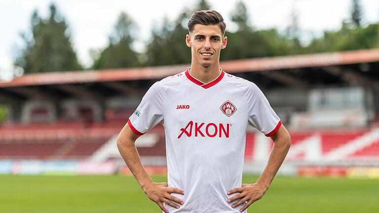 Ivan Franjic von den Würzburger Kickers. Ivan Franjic von den Würzburger Kickers.