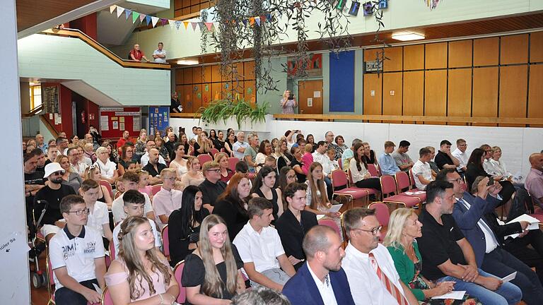 Die Abschlussfeier fand in der Aula der Verbandsschule statt.