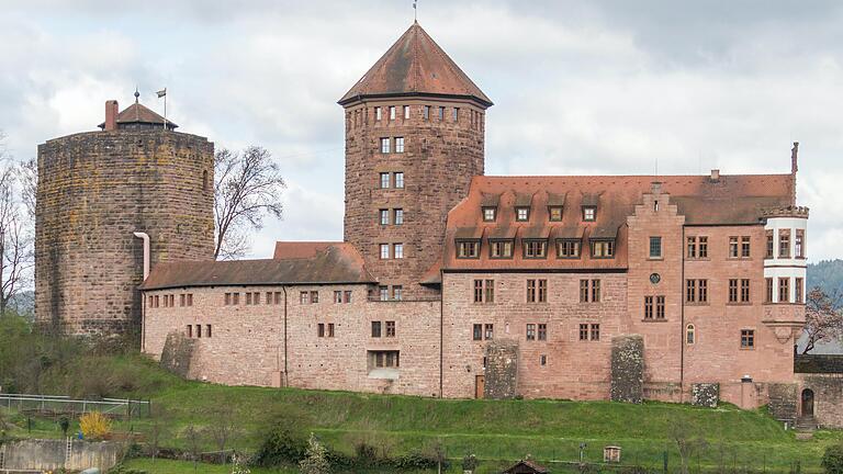 Am Donnerstagabend wurde auf der Burg Rieneck fälschlicherweise der Feueralarm ausgelöst. (Archivbild) Am Donnerstagabend wurde auf der Burg Rieneck fälschlicherweise der Feueralarm ausgelöst. (Archivbild)
