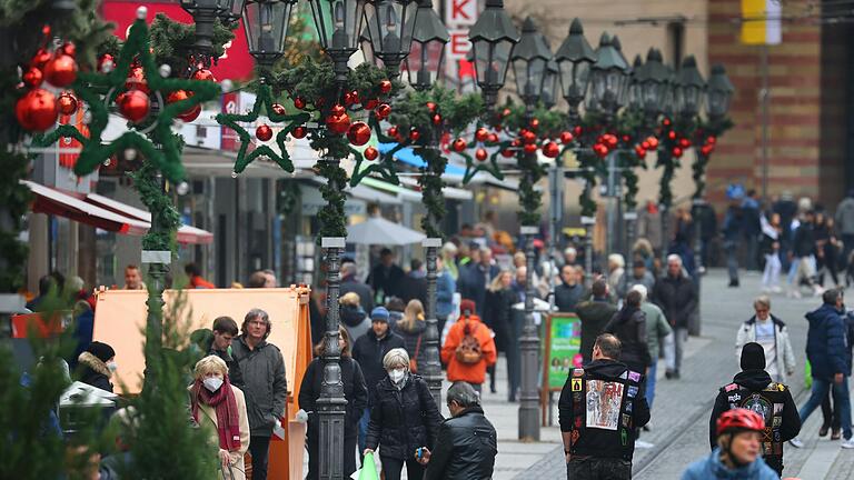 Die Weihnachtszeit gehört für viele Branchen zur umsatzstärksten Zeit. Sollte eine 2G-Regelung im Einzelhandel kommen, würde dies zu massiven Umsatzeinbußen führen, kritisieren viele.