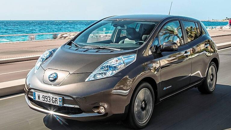 Leistungsfähigere Akkus &ndash; mehr Reichweite: der Nissan Leaf schafft mit vollen Batterien bis zu 250 Kilometer.