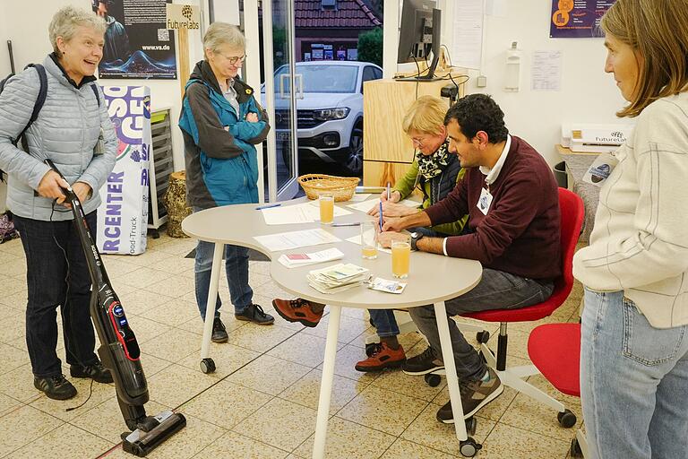 Staubsauger, Lampen, Uhren, Fahrräder – die Palette an reparaturbedürftigen Geräten ist groß.