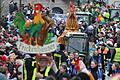 Zahlreiche Besucher verfolgten am Sonntag den Faschingszug in Ochsenfurt. Beim größten Zug im Landkreis Würzburg zogen viele Närrinnen und Narren mit aufwendig geschmückten Wagen und viel guter Laune durch die Altstadt.