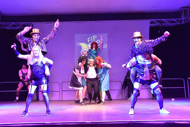  Voller Einsatz bei der 'Rocky horror picture show' in Partenstein. Voller Einsatz bei der 'Rocky horror picture show' in Partenstein.