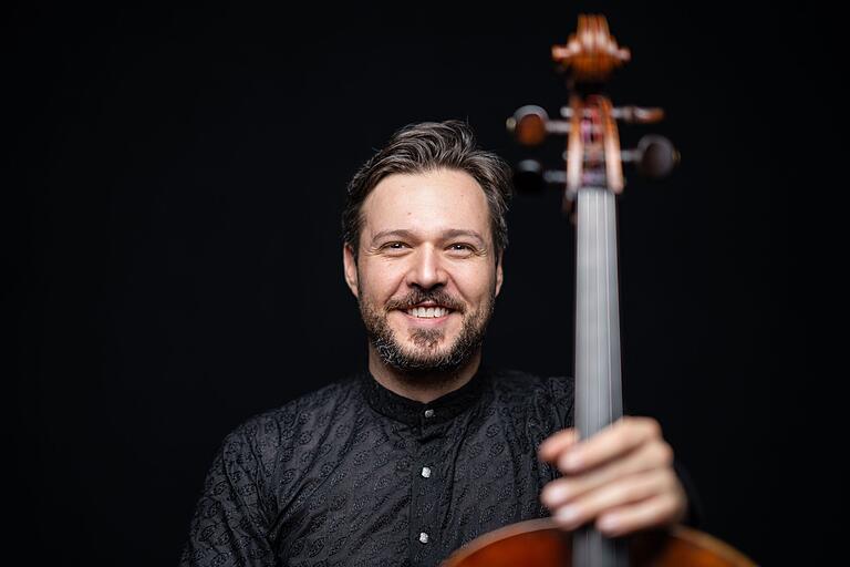 Florian Schmidt-Bartha gastierte bei seinem Auftritt mit dem Philharmonischen Orchester Würzburg mit Antonín Dvořáks Cellokonzert. Florian Schmidt-Bartha gastierte bei seinem Auftritt mit dem Philharmonischen Orchester Würzburg mit Antonín Dvořáks Cellokonzert.