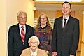 Ihren 100. Geburtstag feierte gestern in Eltmann Maria Zeißner. Herzlich gratulierten dazu Landrat Rudolf Handwerker, Pastoralreferentin Barbara Heinrich und Bürgermeister Michael Ziegler (von links).