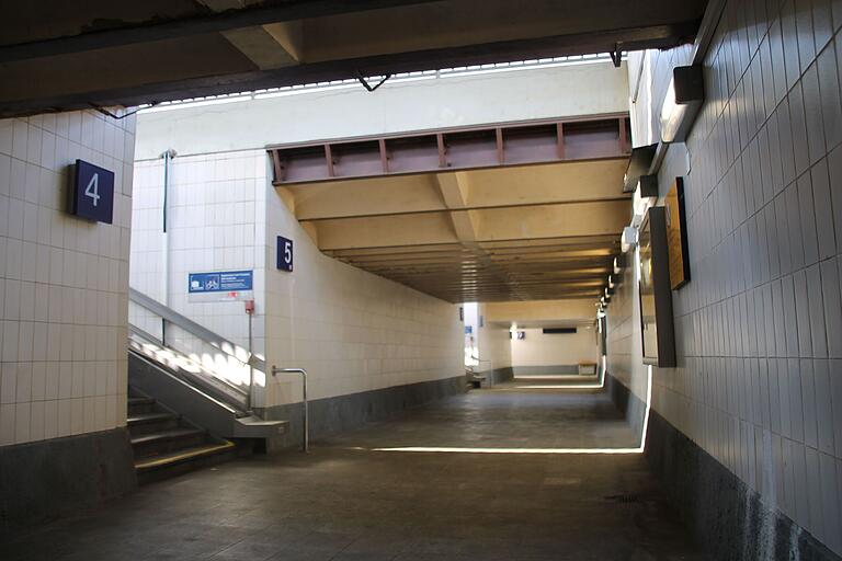 Die bisherige Unterführung am Gemünden Bahnhof wird verfüllt.