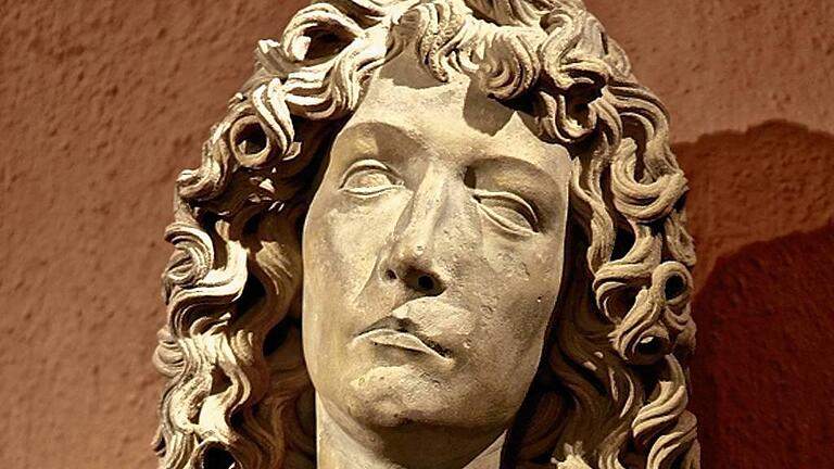 Eines der Kunstwerke in Mainfranken, die auf der Liste national wertvollen Kulturguts stehen: Der Adam von Tilman Riemenschneider, Mainfränkisches Museum. Eines der Kunstwerke in Mainfranken, die auf der Liste national wertvollen Kulturguts stehen: Der Adam von Tilman Riemenschneider, Mainfränkisches Museum.