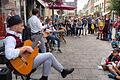 Straßenmusiker und Künstler bereichern das Schweinfurter Stadtbild in der Innenstadt ab 5. März an 25 Samstagen in diesem Jahr, um für mehr Belebung zu sorgen. Das Bild entstand beim letzten Pflasterklang 2019 des KulturPackts vor der Corona-Pandemie.