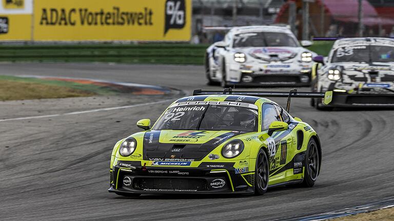 Laurin Heinrich (vorne) in seinem Porsche 911 GT3 Cup auf dem Hockenheimring