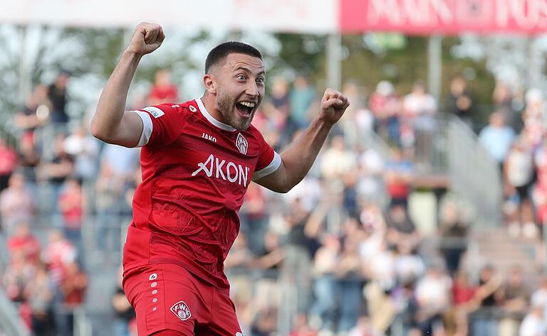 Dominik Meisel bejubelte beim 3:0 gegen die SpVgg Bayreuth bereits sein achtes Saisontor für die Würzburger Kickers.