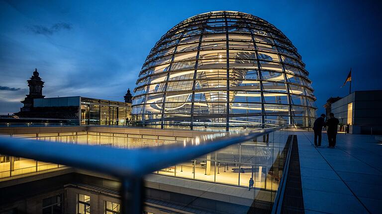 Bundestag       -  Die Ampel-Fraktionen sehen nach dem Karslruher Wahlrechts-Urteil keinen akuten Handlungsbedarf. (Archivbild)