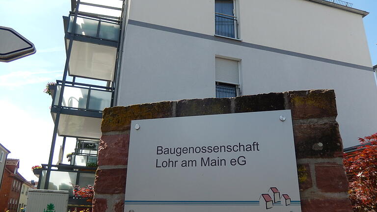 Nachdem sie jahrzehntelang den Wohnungsbestand aus der Nachkriegszeit verwaltete und modernisierte, trägt sich die Baugenossenschaft Lohr jetzt mit dem Gedanken, wieder mit dem Bauen anzufangen. Nachdem sie jahrzehntelang den Wohnungsbestand aus der Nachkriegszeit verwaltete und modernisierte, trägt sich die Baugenossenschaft Lohr jetzt mit dem Gedanken, wieder mit dem Bauen anzufangen.