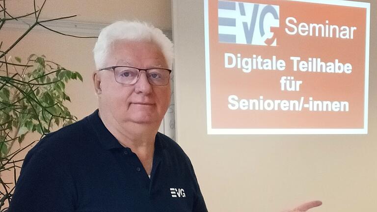 Anton Hofmann referierte als Multiplikator und will den Teilnehmern:innen die „Angst vor den neuen technischen Geräten und den Anwendungen sowie den Programmen nehmen“. Anton Hofmann referierte als Multiplikator und will den Teilnehmern:innen die „Angst vor den neuen technischen Geräten und den Anwendungen sowie den Programmen nehmen“.