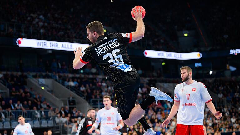 Deutschland - Schweiz       -  Lukas Mertens glaubt an weitere erfolgreiche Turniere der deutschen Handballer.