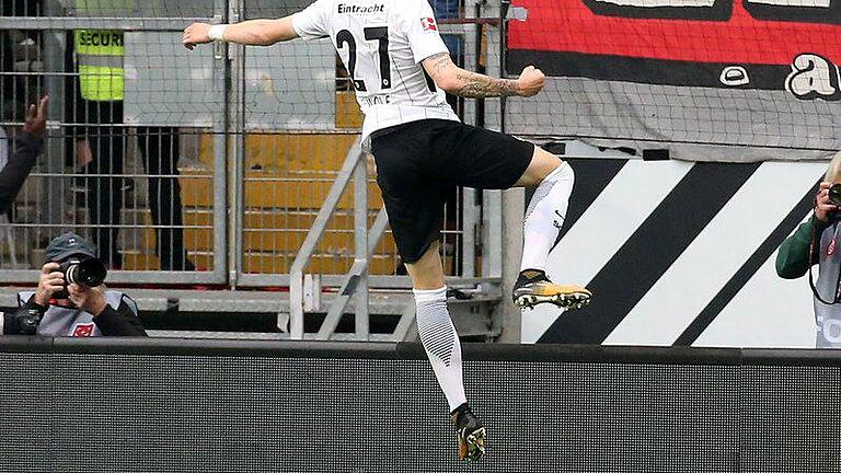 Eintracht Frankfurt - Borussia Dortmund - Der Frankfurter Torschütze Marius Wolf sicherte seiner Mannschaft einen Punkt gegen Dortmund. Eintracht Frankfurt - Borussia Dortmund - Der Frankfurter Torschütze Marius Wolf sicherte seiner Mannschaft einen Punkt gegen Dortmund.